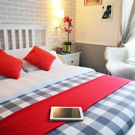 Moonlight Inn Guesthouse Рим Экстерьер фото